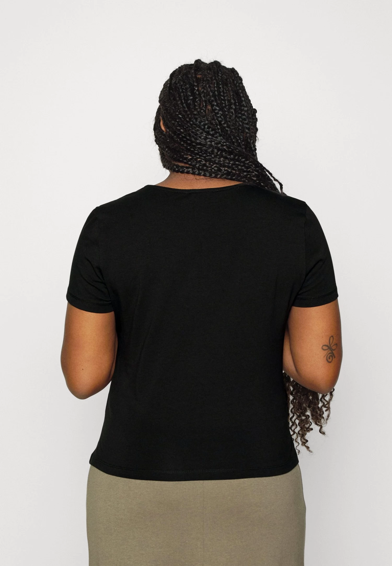 Curvy Front Lace - T-Shirt Basic -Black 5 Curvy Front Lace - T-Shirt Basic -Black - Afbeelding 3