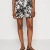 Anna Field Shorts - Black/Off-White -Modieus Verkoop 9ae24a9370384638b0a3b832d4ef59b7