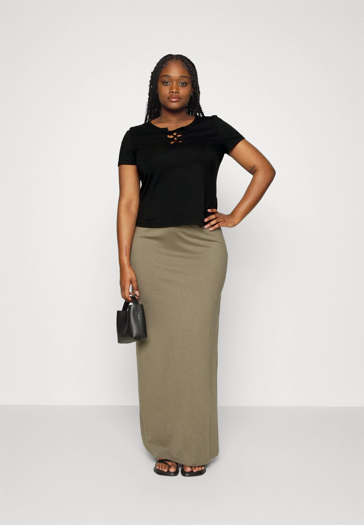 Curvy Front Lace - T-Shirt Basic -Black 4 Curvy Front Lace - T-Shirt Basic -Black - Afbeelding 2