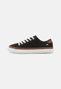 Wide Fit - Sneakers Laag - Black 9 Wide Fit - Sneakers Laag - Black -Modieus Verkoop da94df4d9d0d4212a71a58a0141b869a