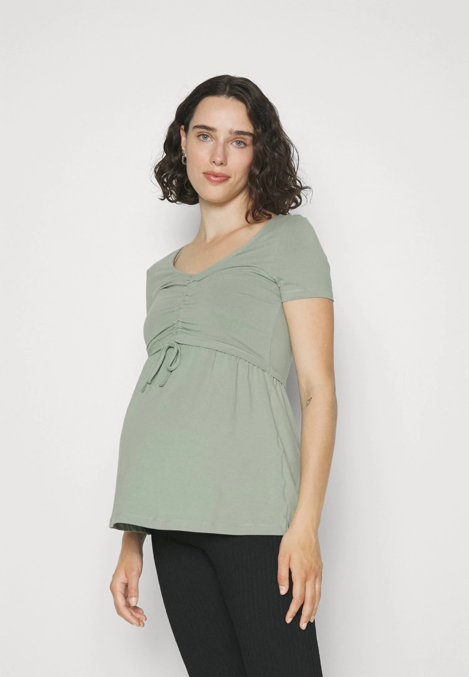 T-Shirt Basic - Light Green 3 T-Shirt Basic - Light Green