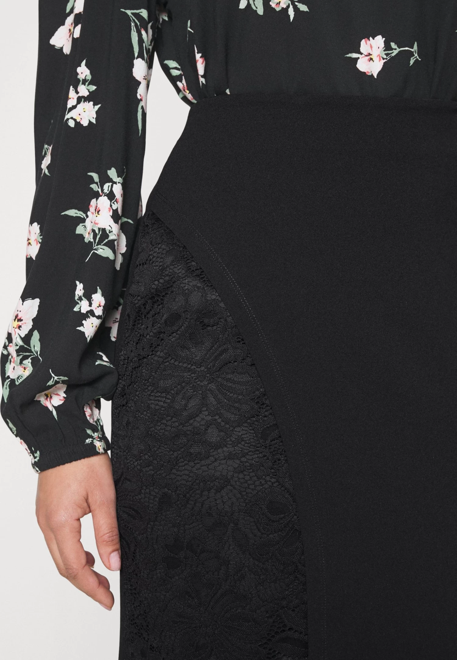 Panel Asymmetric- Minirok - Black 7 Panel Asymmetric- Minirok - Black - Afbeelding 5