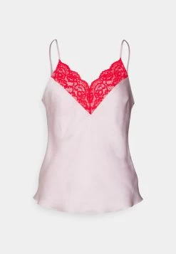 Anna Field 4 Piece Gift Set - Pyjama - Red/Pink -Modieus Verkoop f2120e68d5e74724a105474210c0ee7a